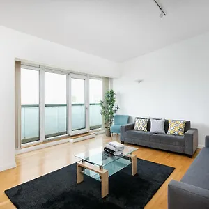 https://3bed-penthouse-near-london-city-airport-o2-arena-london.brighton-hotels-england.com