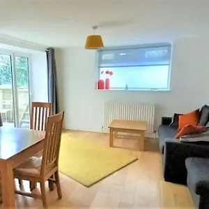  Apartment 2 Bedroom Victorian Garden Flat